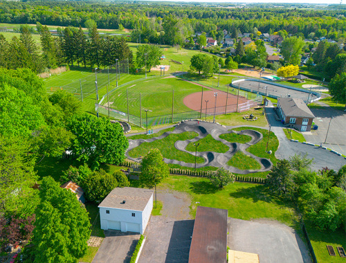 Image Pumptrack et Zone Ados Desjardins Image Pumptrack et Zone Ados Desjardins