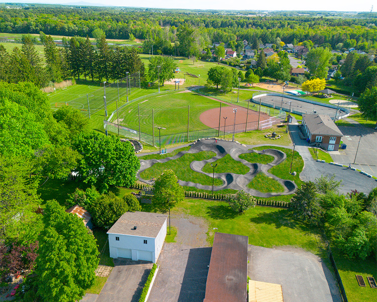 Image - Pumptrack et Zone Ados Desjardins Image - Pumptrack et Zone Ados Desjardins